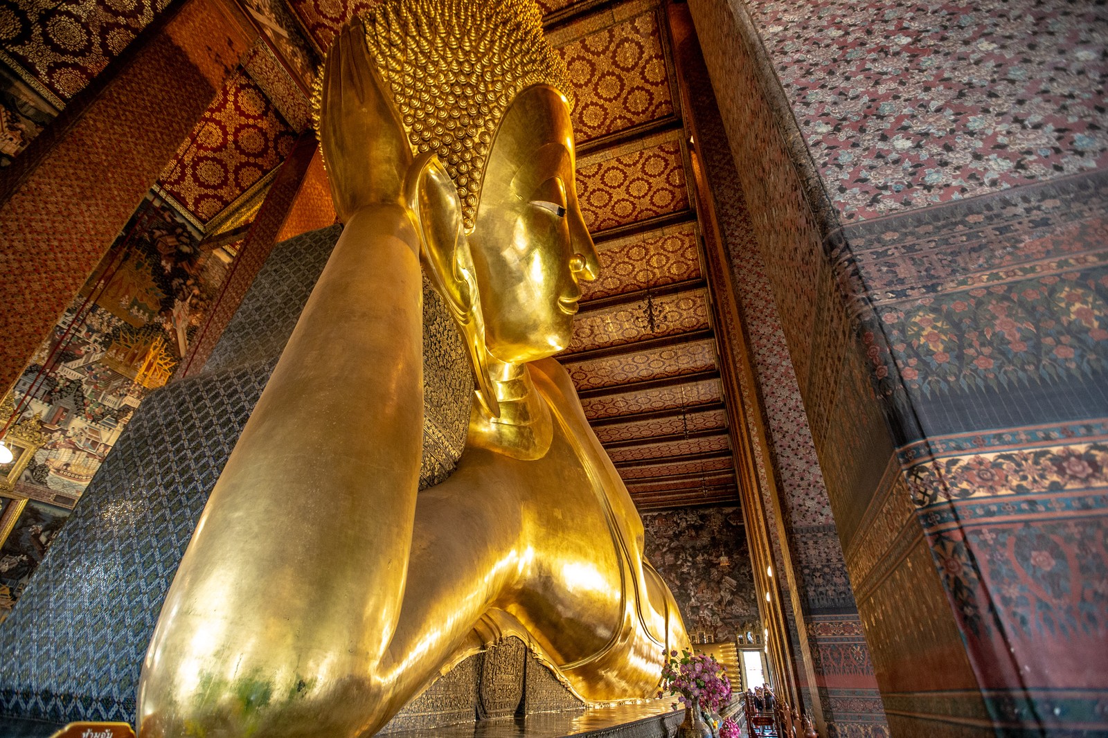 Phra Buddhasaiyas พระพุทธไสยาสน์