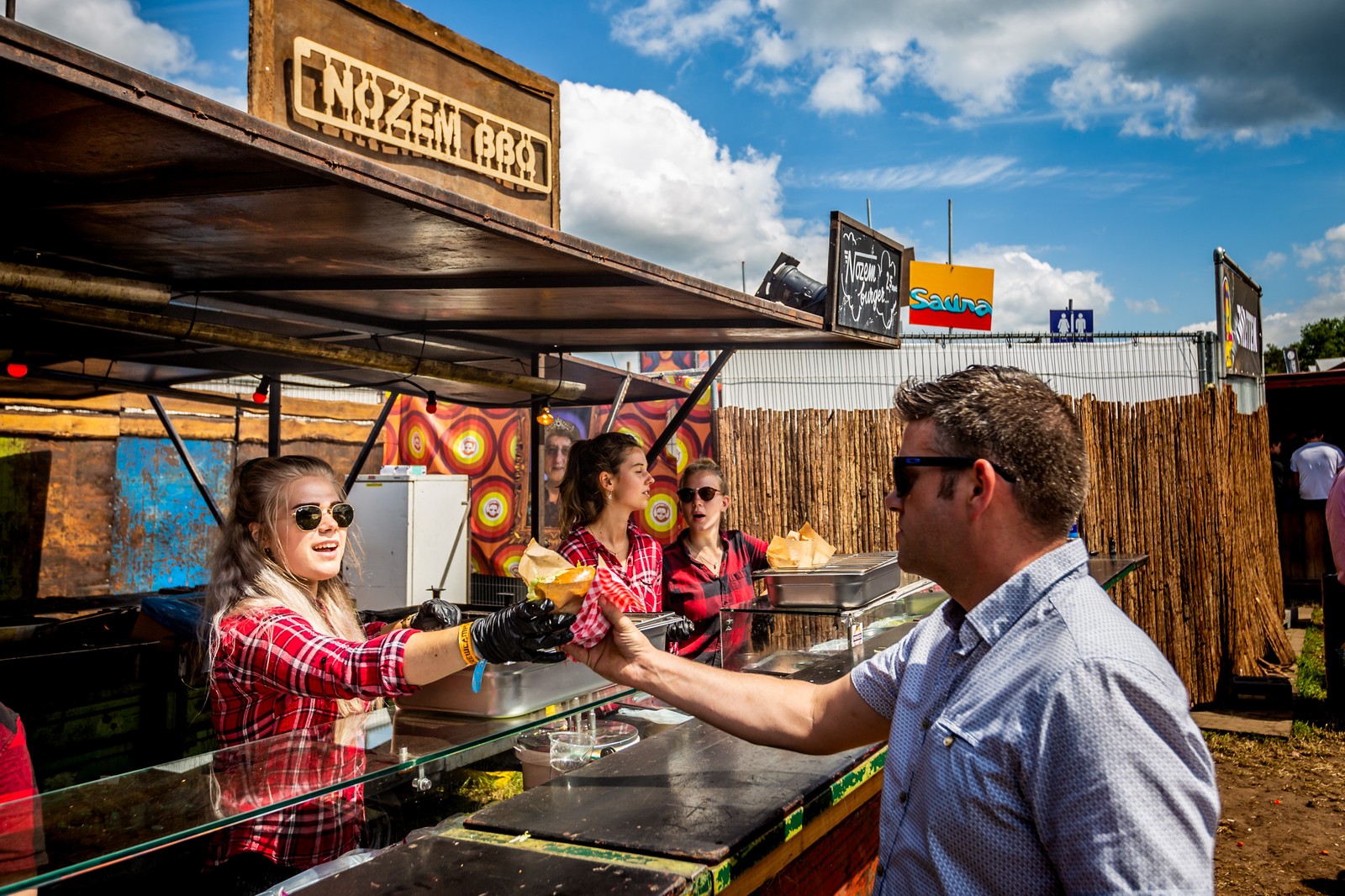 Nozem Tweetakt Terras, Zwarte Cross