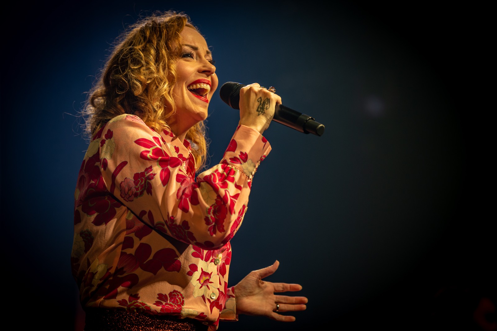 Anneke van Giersbergen [11]