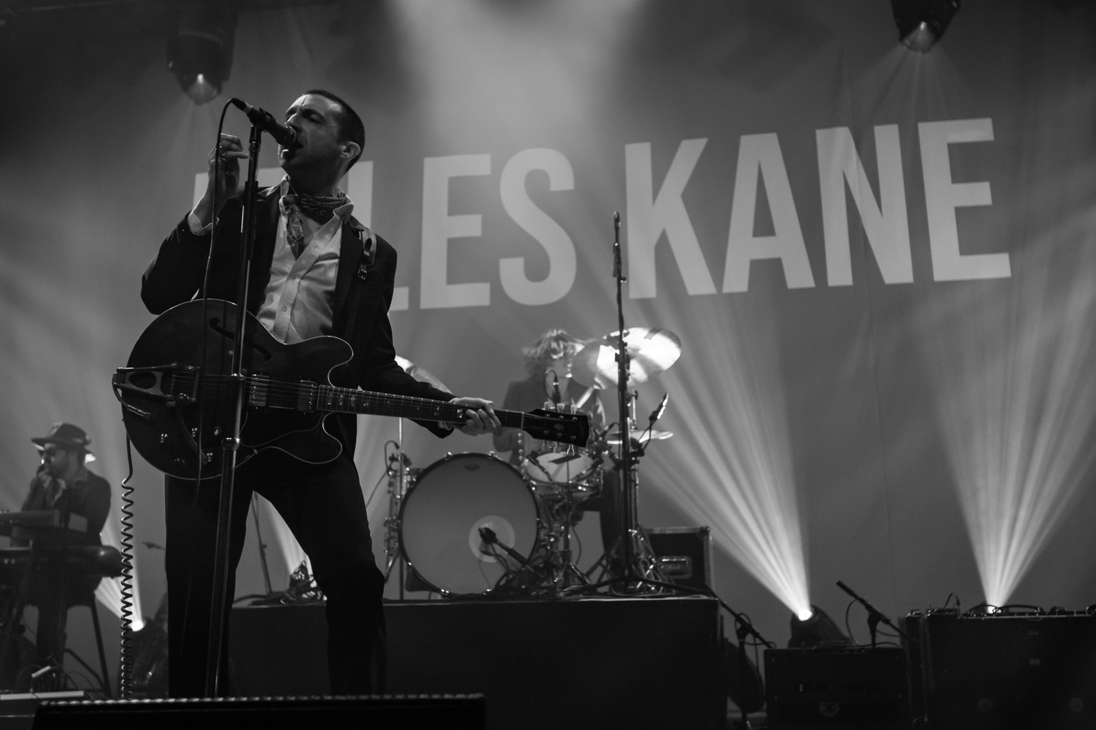 Miles Kane [12]