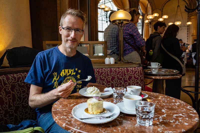 Matthijs, Café Central