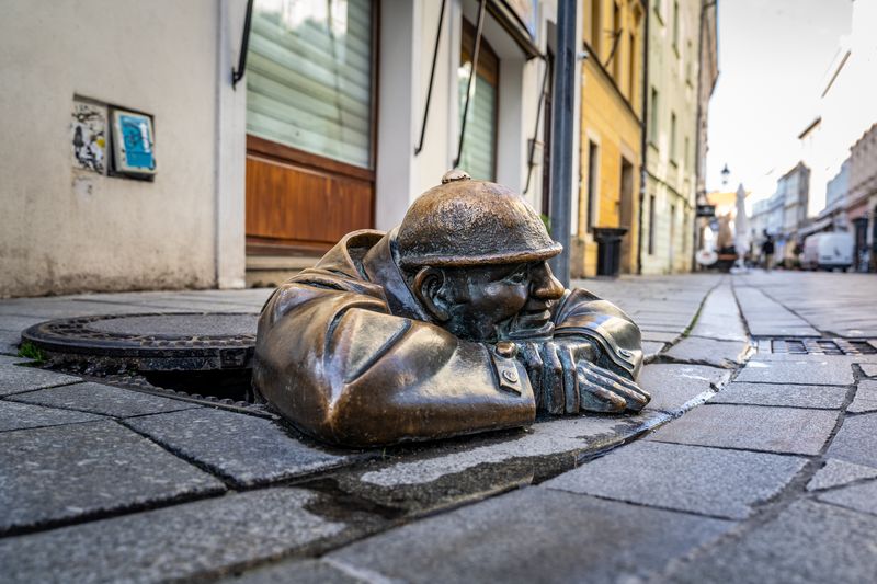 Čumil, Man at Work