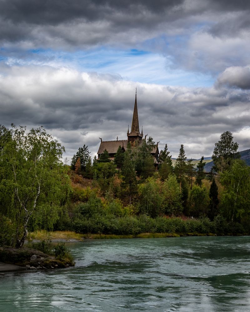 Lom stavkyrkje